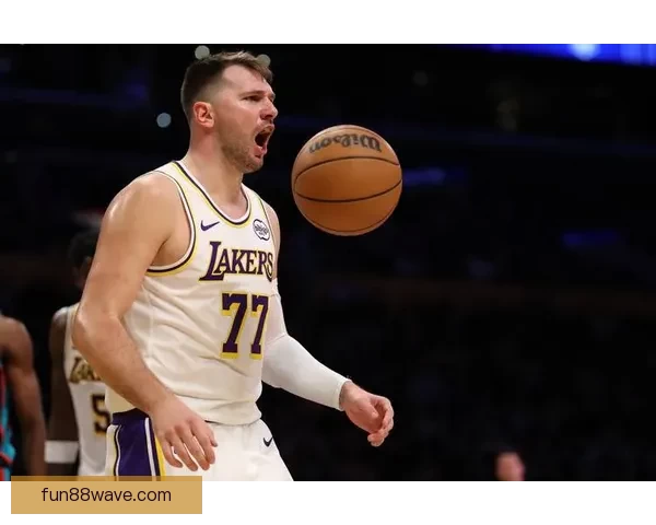雷迪克：东契奇若持续当前表现本赛季有望赢得MVP 他是球队进攻核心